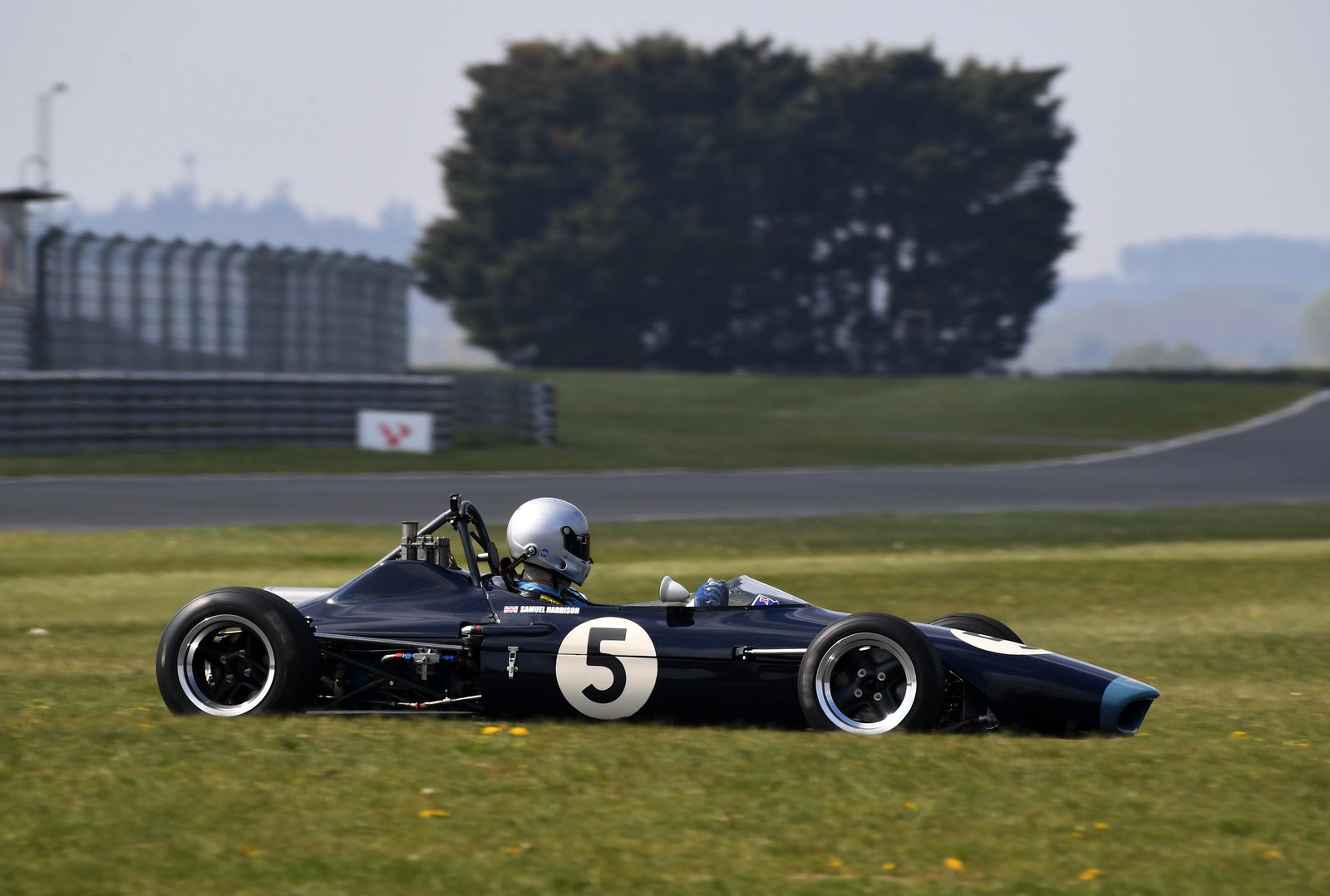 Chevron B15 7