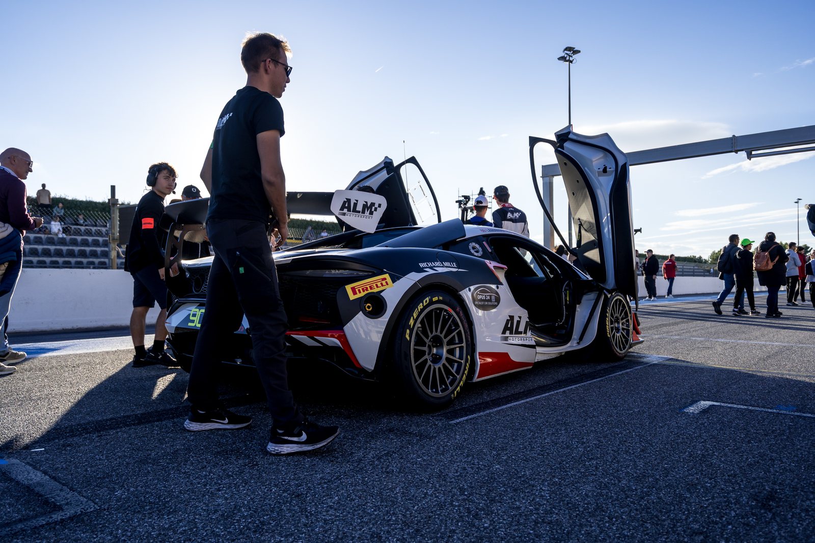 McLaren Artura Trophy EVO 17